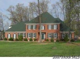 201 Pelham Knolls Dr, Waynesboro, VA 22980