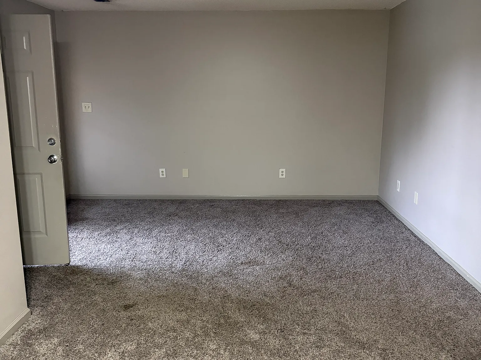 2 bed, 890 sqft, $950 — Photo 4