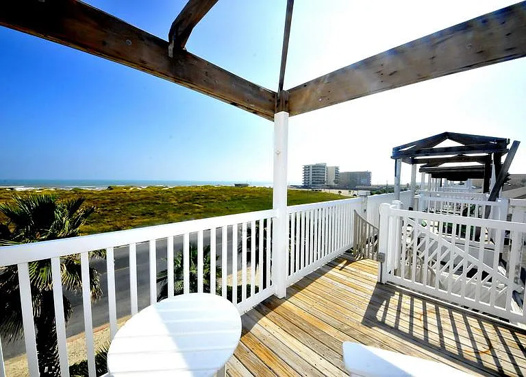 14901 Windward Dr #802 — Photo 37