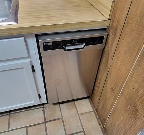 4th image of 1243 W 29th St
