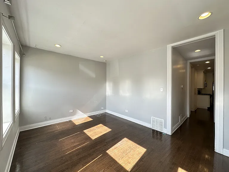 1621 N McVicker Ave #2 — Photo 11