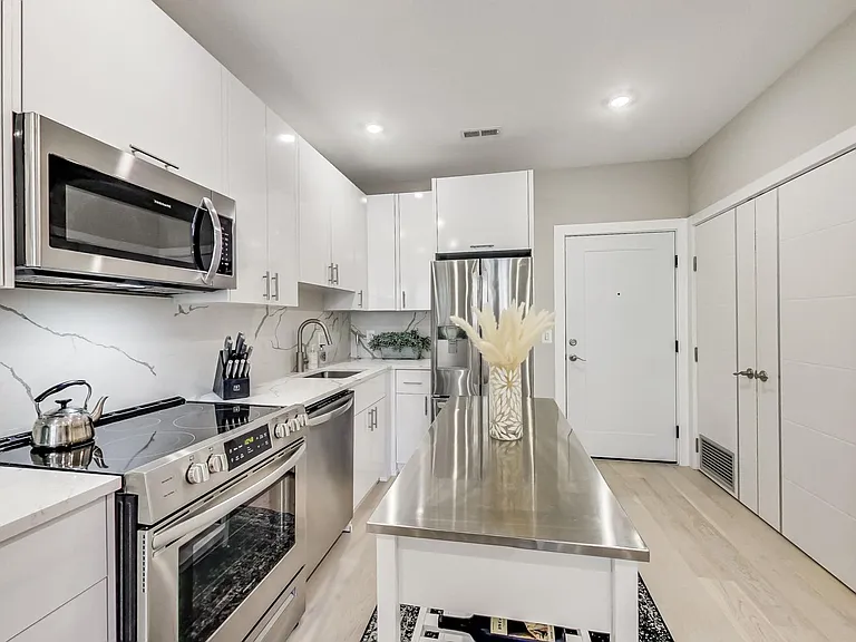 1638 K St NE #302 — Photo 10