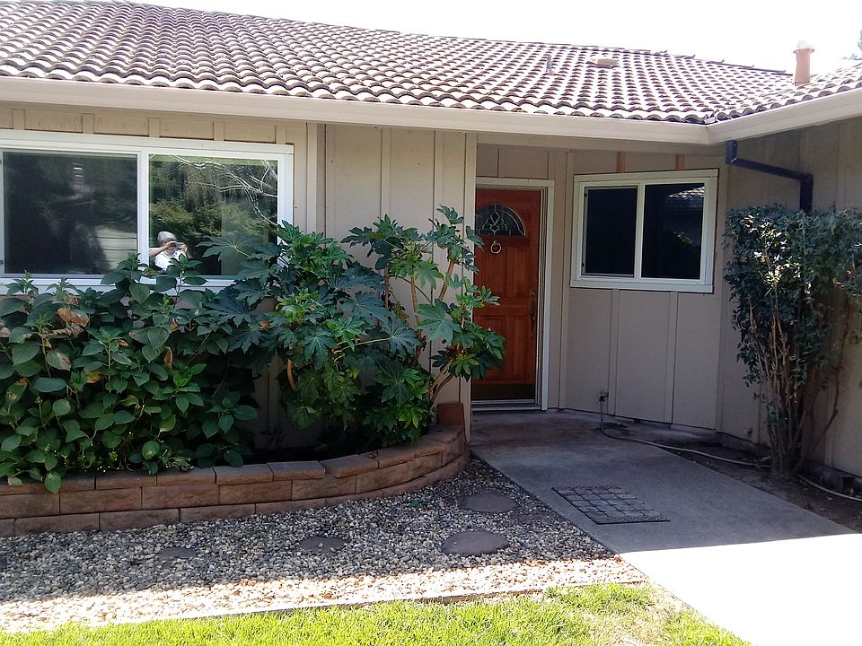 1st image of 51 Forest Creek Cir