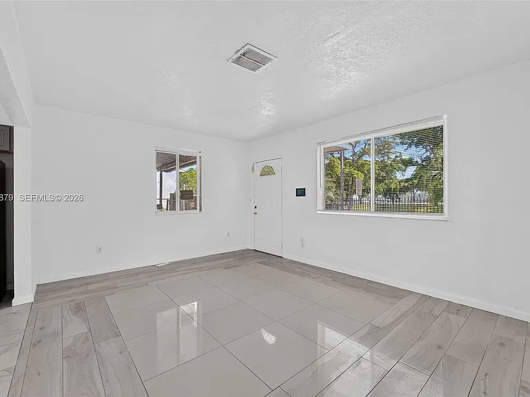 2420 NW 141st St — Photo 8