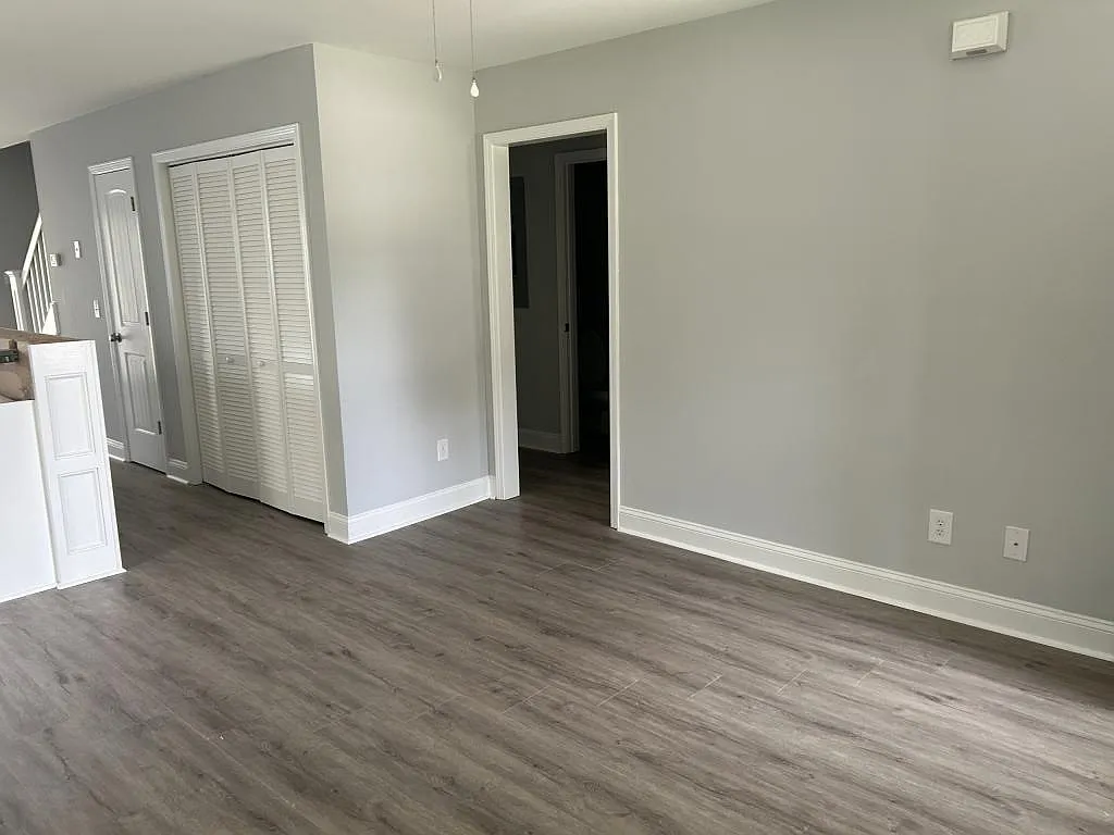 3713 Breckridge Cir — Photo 2