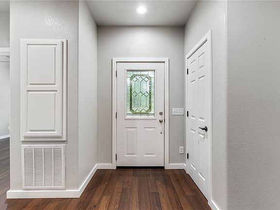 2nd image of 47 Cresswell Dr