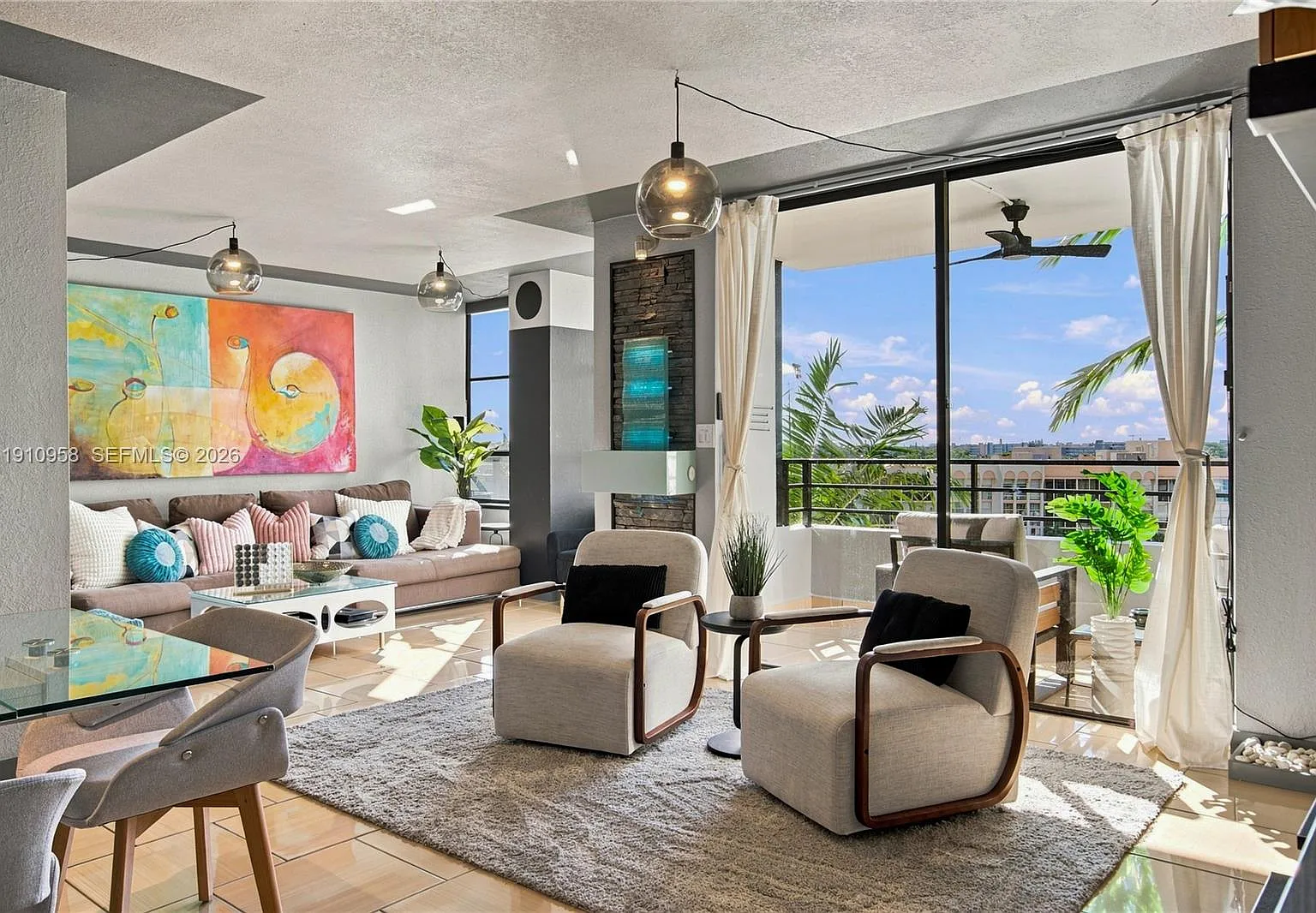 Olympus Condo — Photo 1