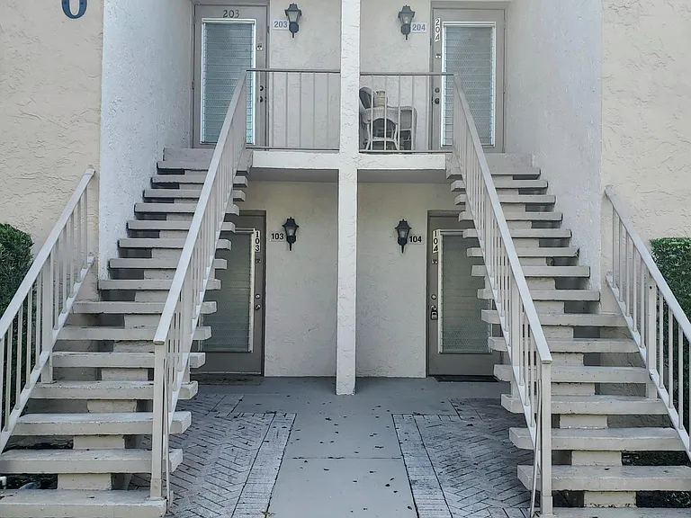 1060 NW 80th Ave — Photo 29