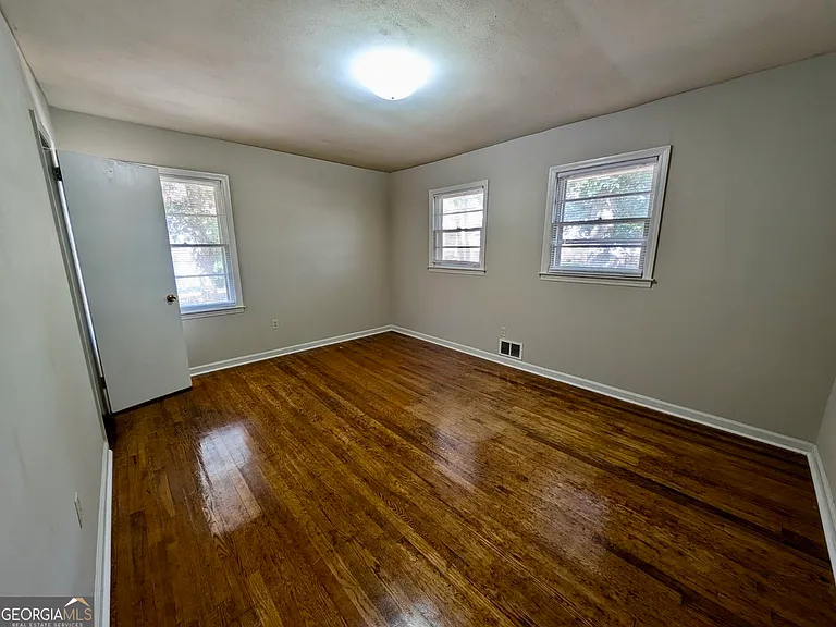 170 Forest Rd — Photo 7