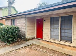 104 Peachtree Ct, Lagrange, GA 30241