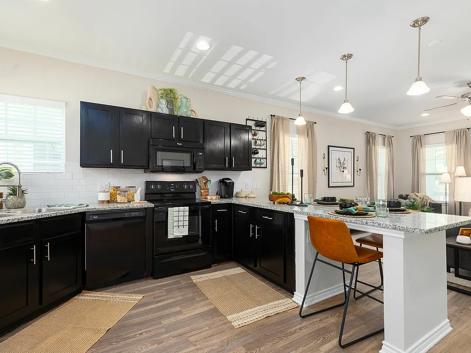 Enjoy Spacious Open-Concept Living at Seaglass Apartments - Embrace Modern Corpus Christi Living
