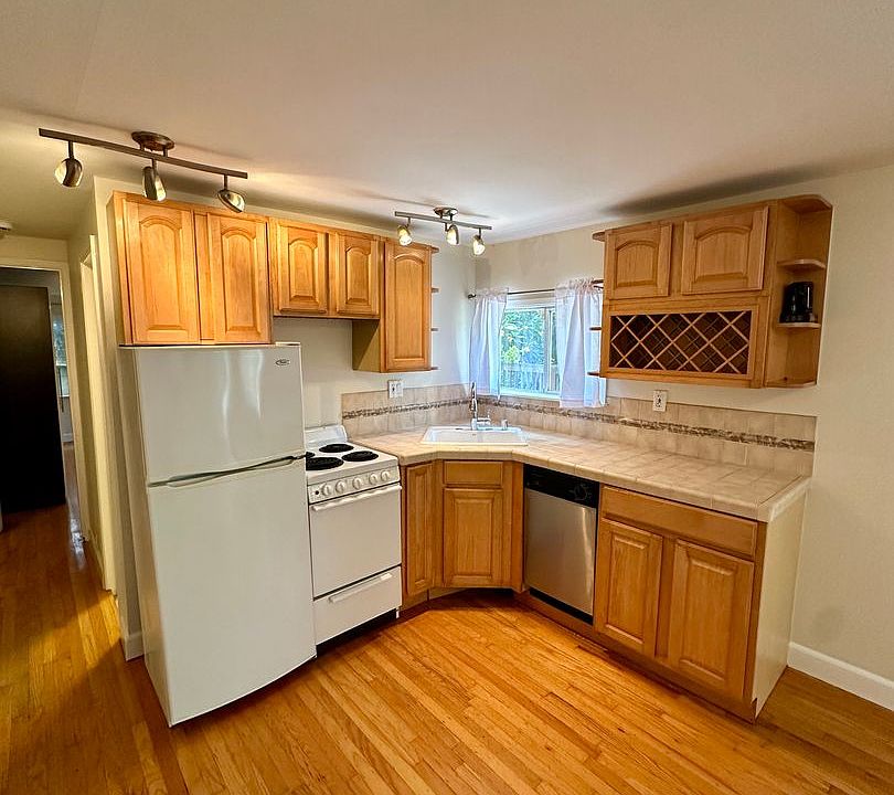 1st image of 49 Los Gatos Blvd APT B
