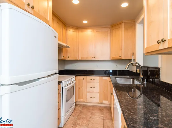 2468 W Bayshore Rd APT 10, Palo Alto, CA 94303