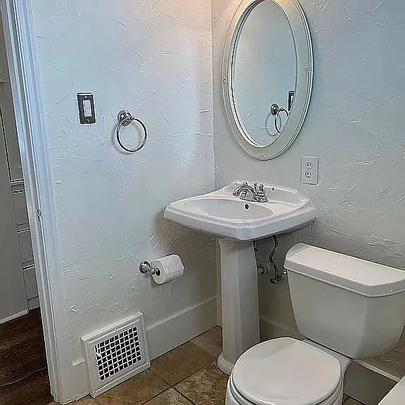 Main bathroom