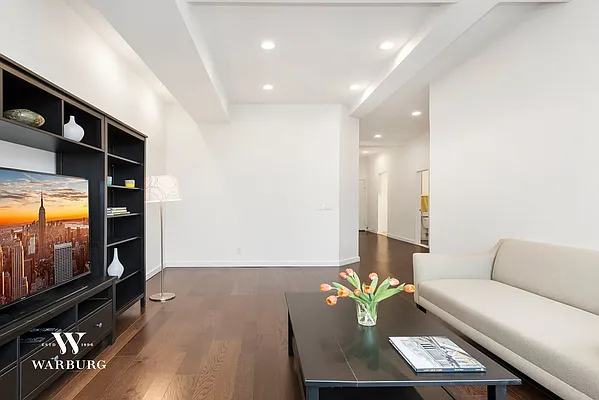 Sold by Warburg | media 5