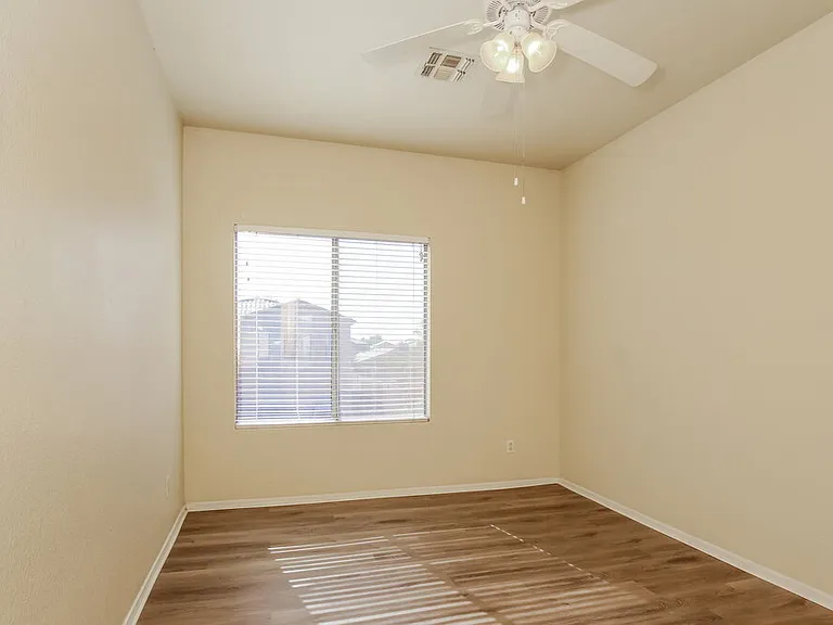 16236 W Lilac St — Photo 8
