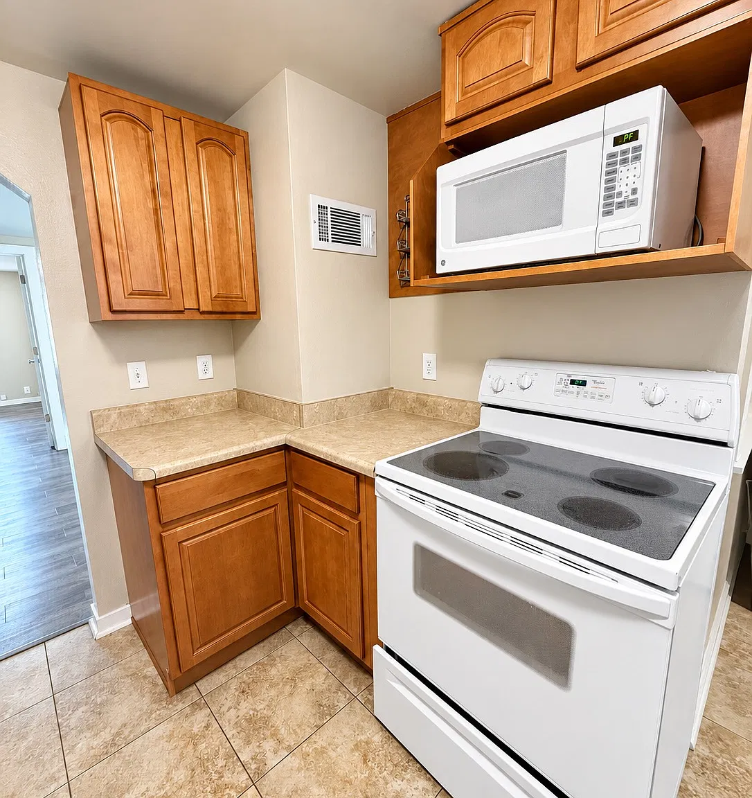 2 bed, 800 sqft, $1,675 — Photo 4