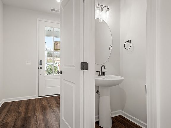 5th image of 2314 Juneau Ln