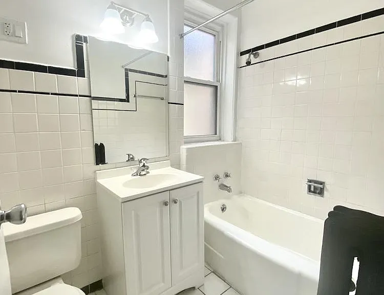 1251 W Rosemont Ave #3 — Photo 8