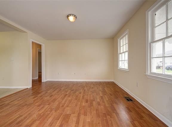 5th image of 6215 Warrington Dr