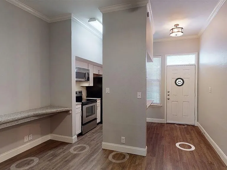 2814 Nueces St #108 — Photo 3