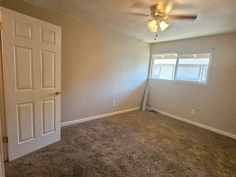 3318 R St #B — Photo 11