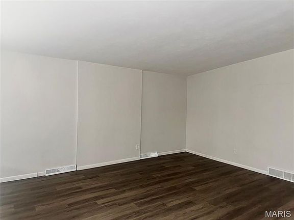 4th image of 2136 Sun Valley Dr