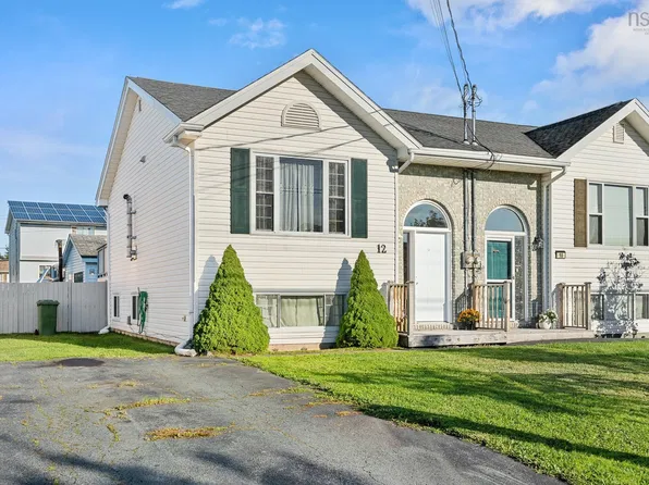 12 Kohar Ct, Eastern Passage, NS B3G 1N5