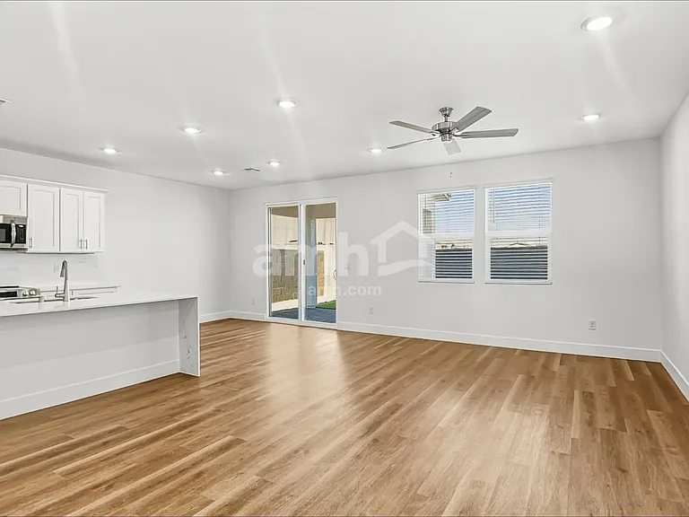8762 Begonia Ct — Photo 6