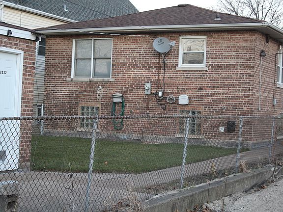 3rd image of 10232 S Avenue G