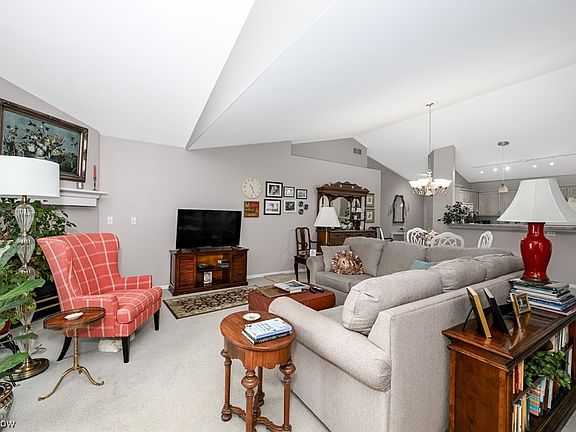 4th image of 3852 Dartford Ln