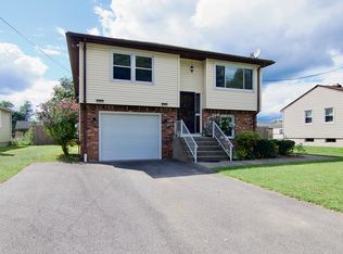 124 Mazarin St, Springfield, MA 01151
