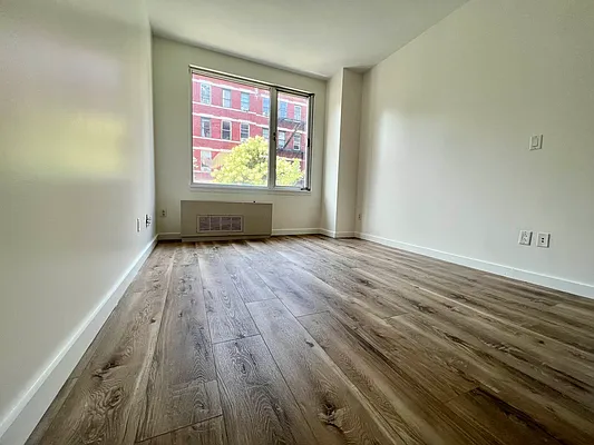 Rented by Oxford Property Group | media 30