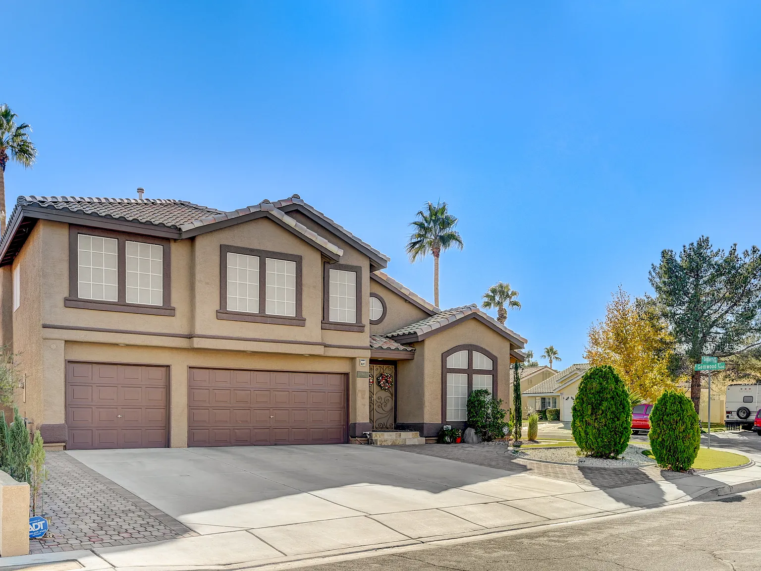 4 bed, 2469 sqft, $3,995 — Photo 4