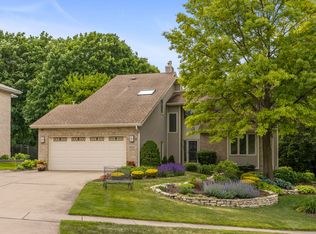 1004 Edgewood Ct, Lemont, IL 60439