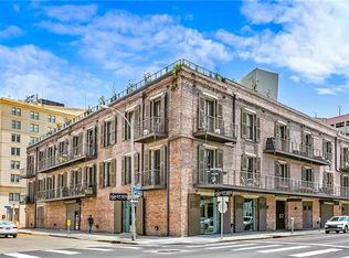 900 S Peters St APT 13, New Orleans, LA 70130
