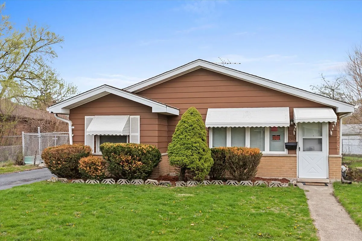1303 Balmoral Ave photo 1