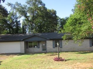 2103 W Harold St, Gladewater, TX 75647