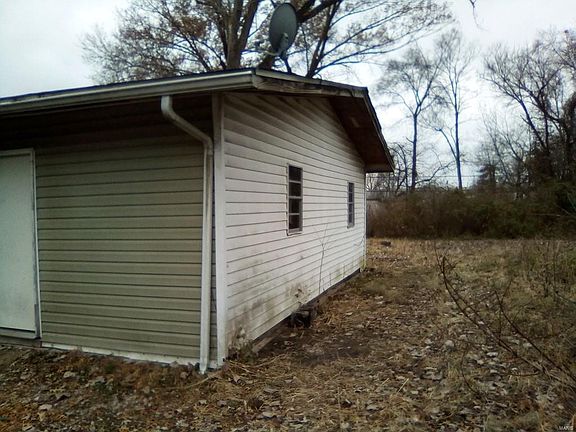 3rd image of 305 N 69th St