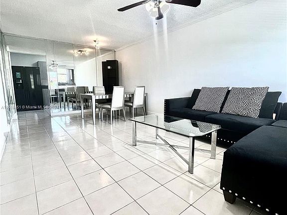 3rd image of 5373 SW 40th Ave APT 204
