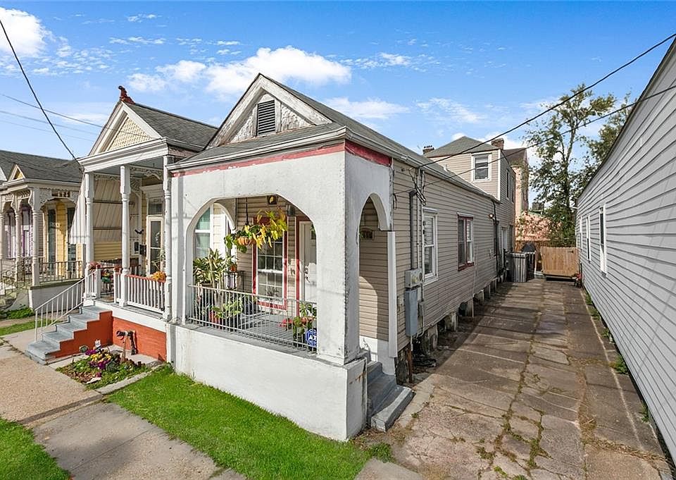 1st image of 2755 Palmyra St
