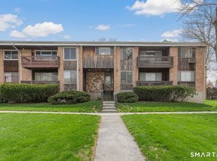 Coachlight Square, Bridgeport, CT 06606