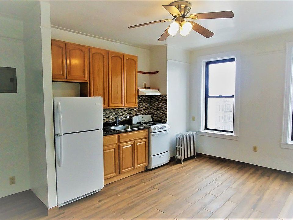 1st image of 2805 33rd St APT 6C