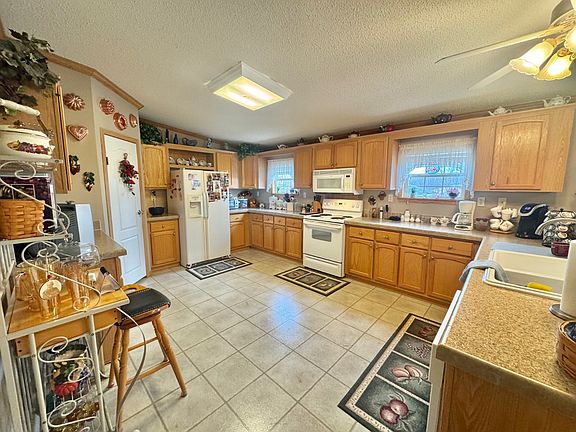 4th image of 768 Ivanhoe Rd