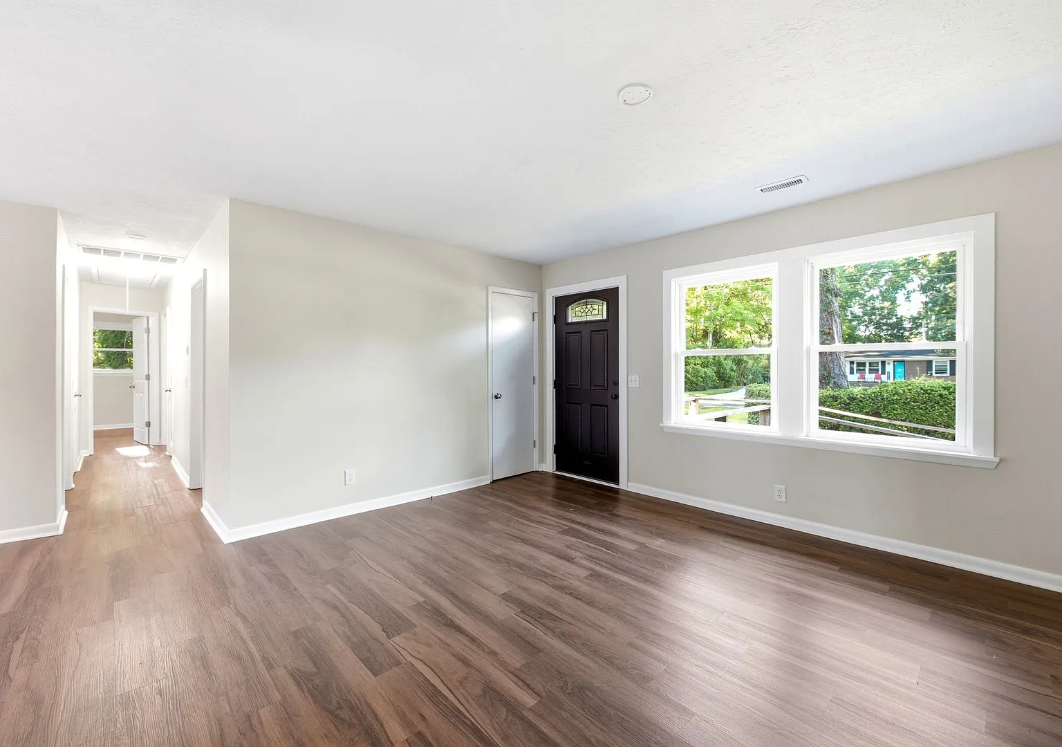 Comfort, Space & Convenience in Wilmington — Photo 4