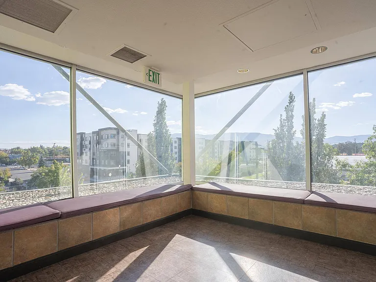 The Onyx at 695 — Photo 15