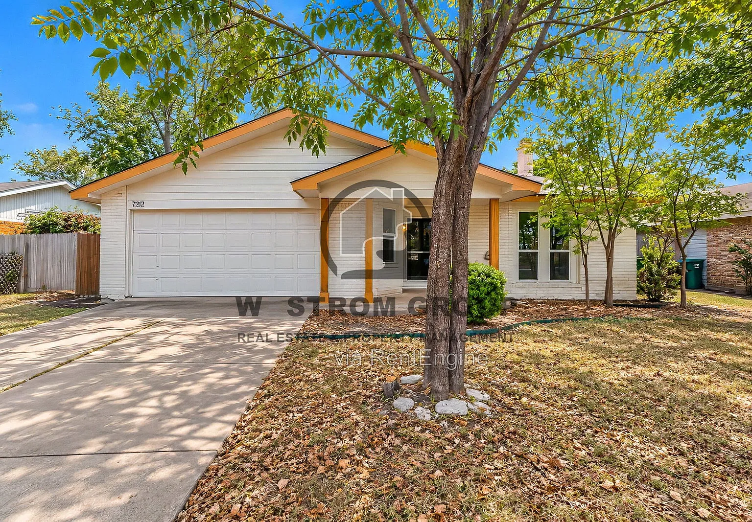 3 bed, 2.0 bath, 1208 sqft, $1,945 — Photo 2
