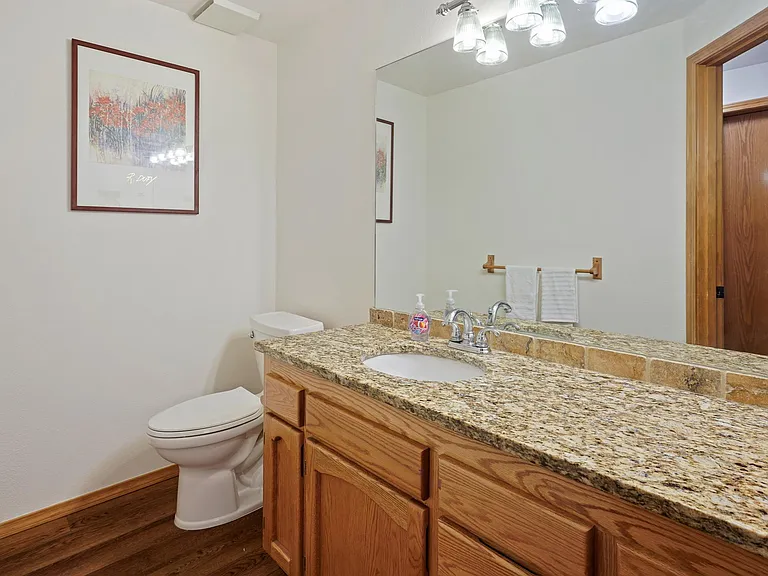 2351 NE Shadow Brook Pl — Photo 24