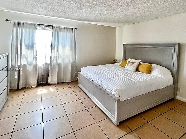 401 Golden Isles Dr #1011 — Photo 17