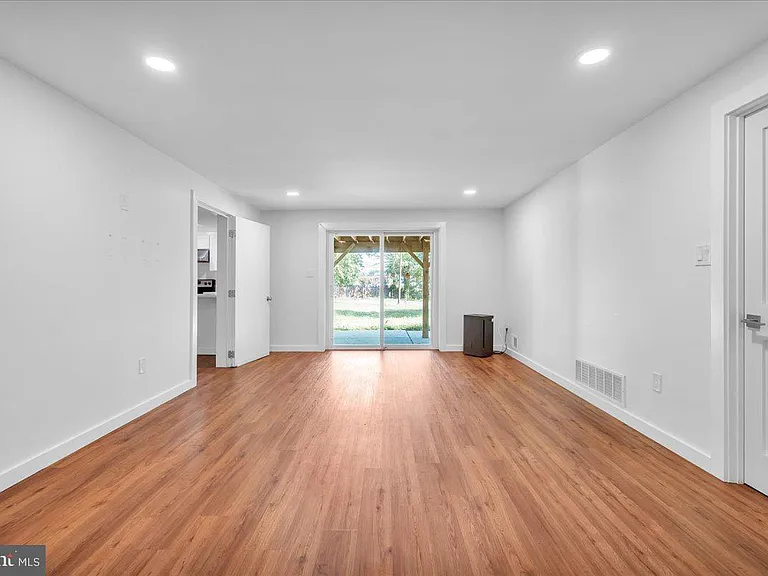 26 Forest Hill Dr — Photo 15